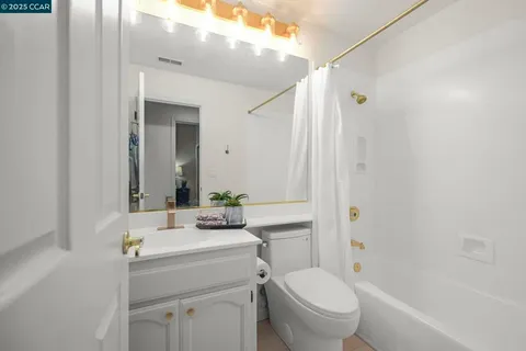 $1,049,000 | 35-35 Danville Oak Place, Danville, CA 94526