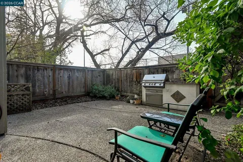 $1,049,000 | 35-35 Danville Oak Place, Danville, CA 94526