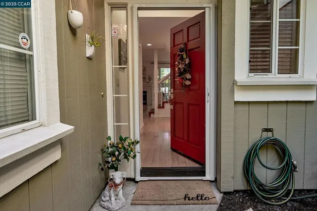 $1,049,000 | 35-35 Danville Oak Place, Danville, CA 94526