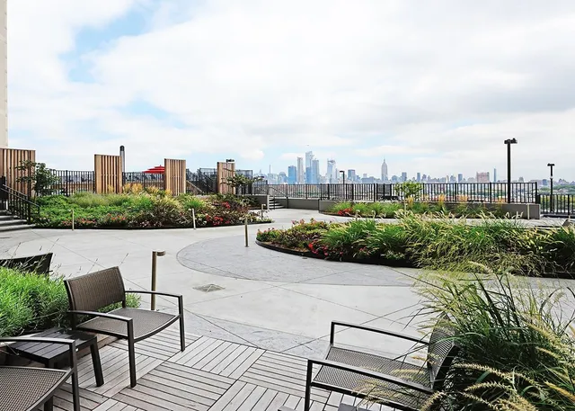 $325,000 | 100 Manhattan Avenue, Unit 1419, Union City, NJ 07087