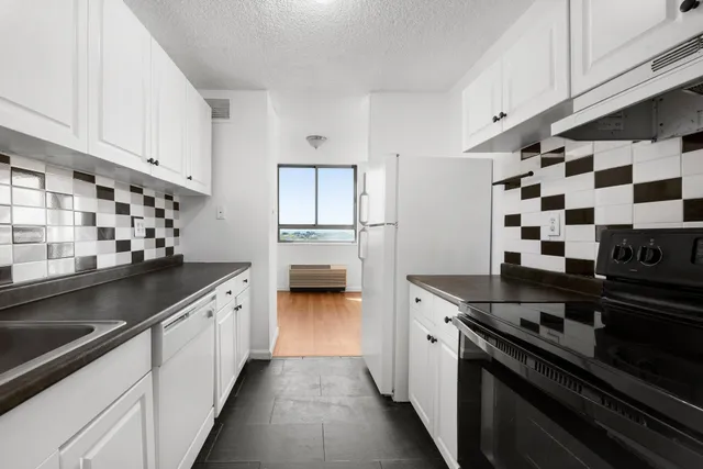 $325,000 | 100 Manhattan Avenue, Unit 1419, Union City, NJ 07087