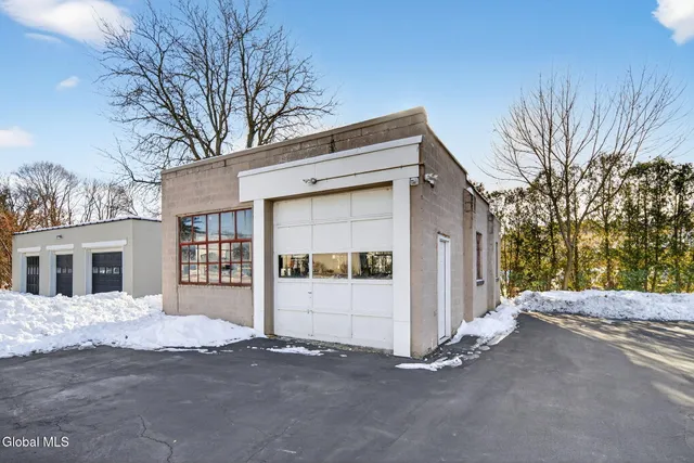 $749,800 | 1134 Troy-Schenectady Road, Colonie, NY 12110