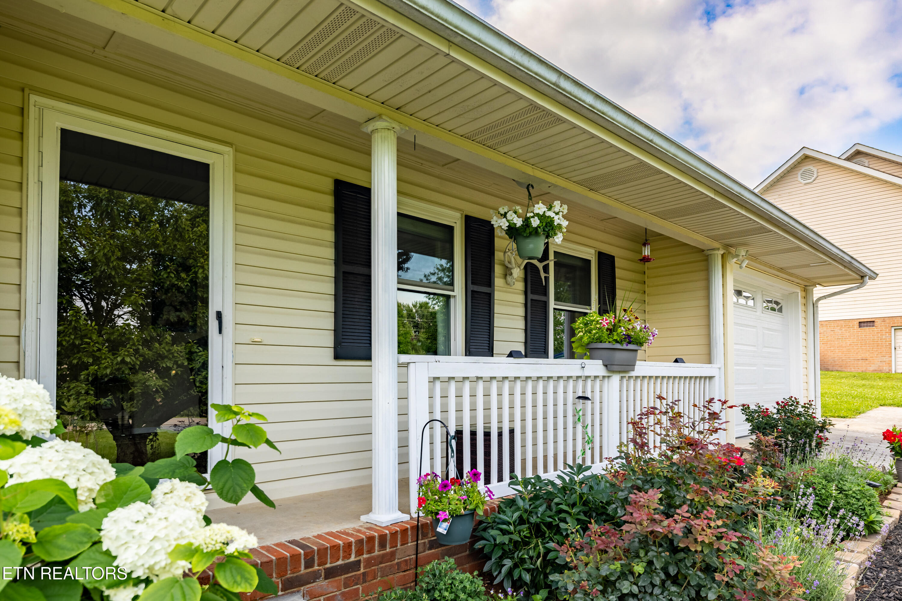 548 Hiwassee Road Madisonville, TN 37354 - Photo 2 of 35 Porch