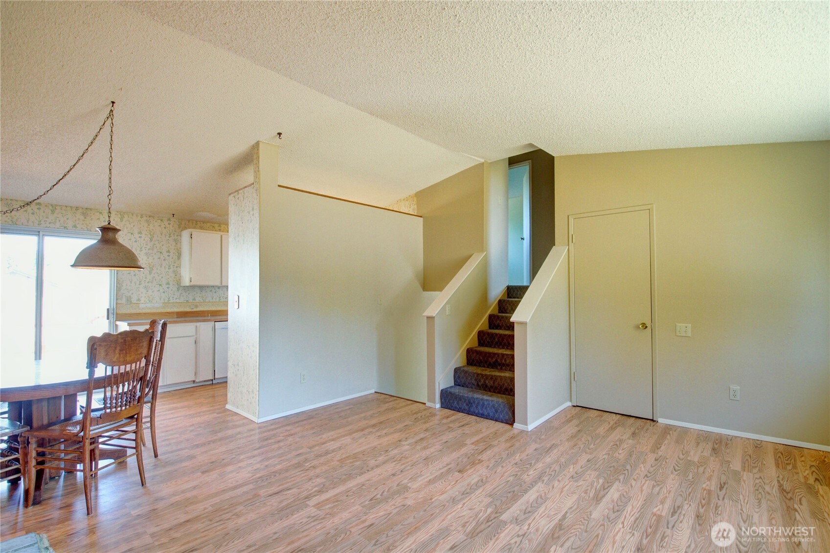 1214 36th Street Anacortes, WA 98221 - Photo 11 of 35 a view of a livingroom with furniture and wooden floor