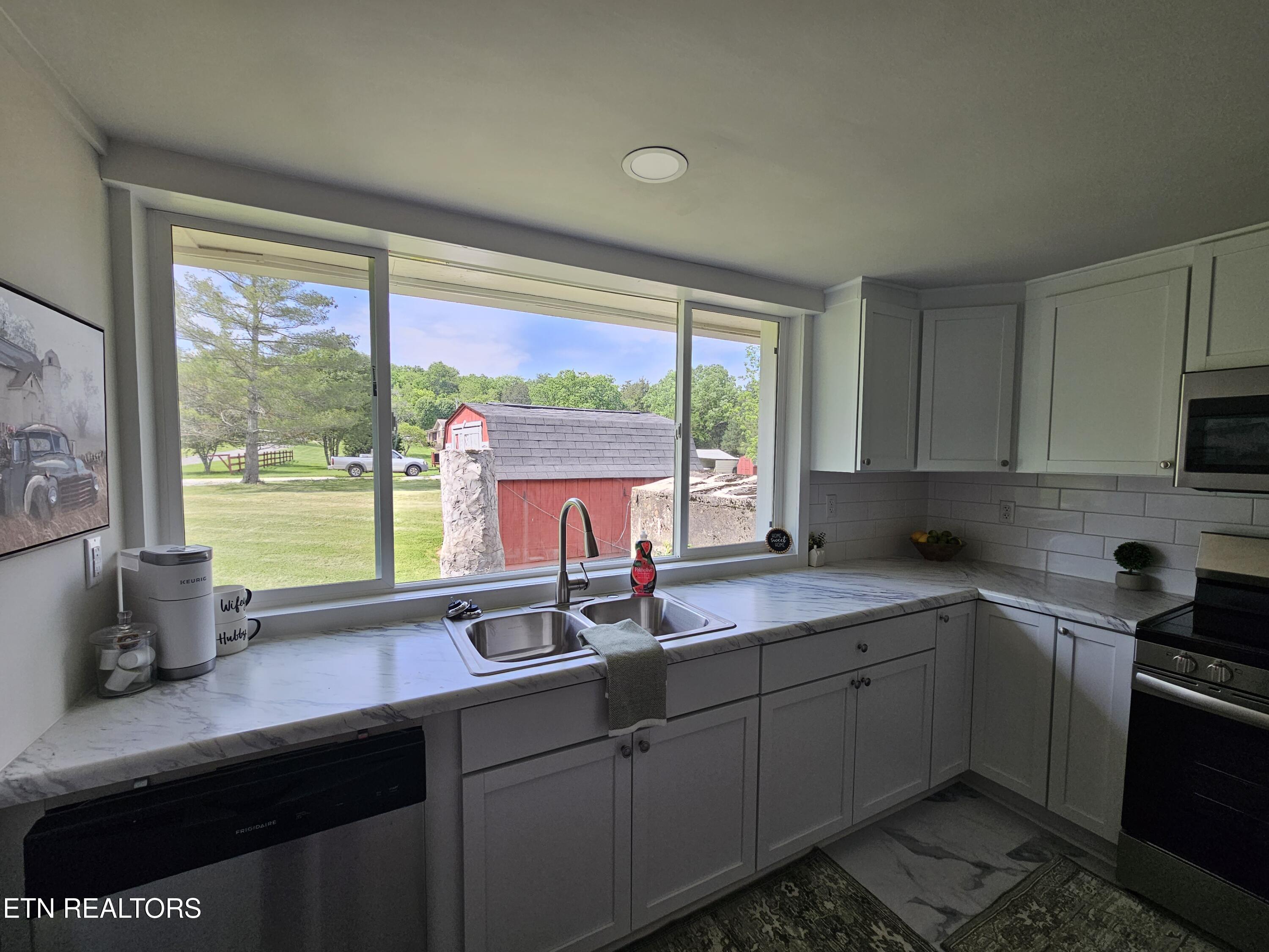 335 Bristol Road Harrogate, TN 37752 - Photo 14 of 16 20250515_153445