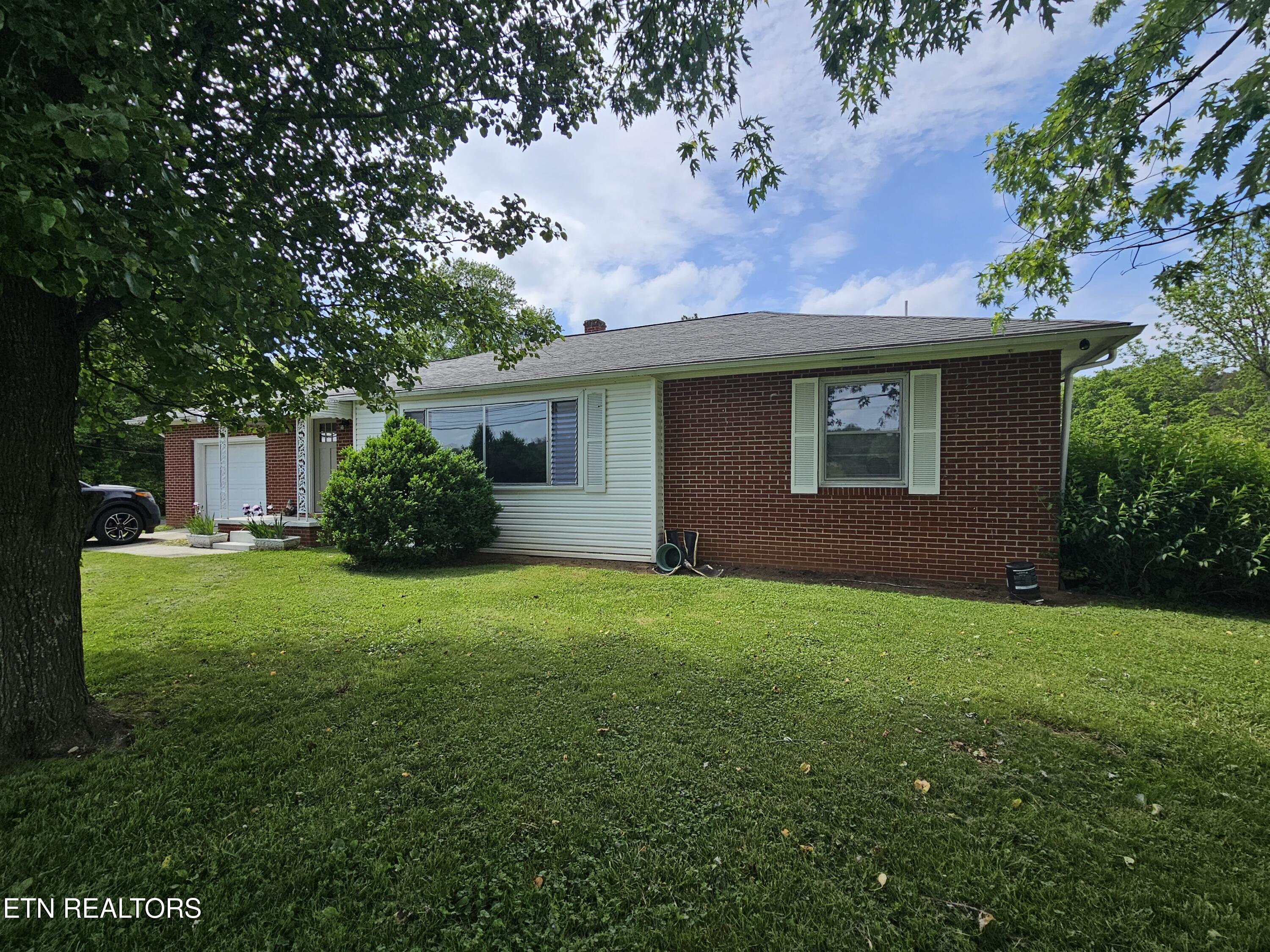 335 Bristol Road Harrogate, TN 37752 - Photo 3 of 16 20250515_154638