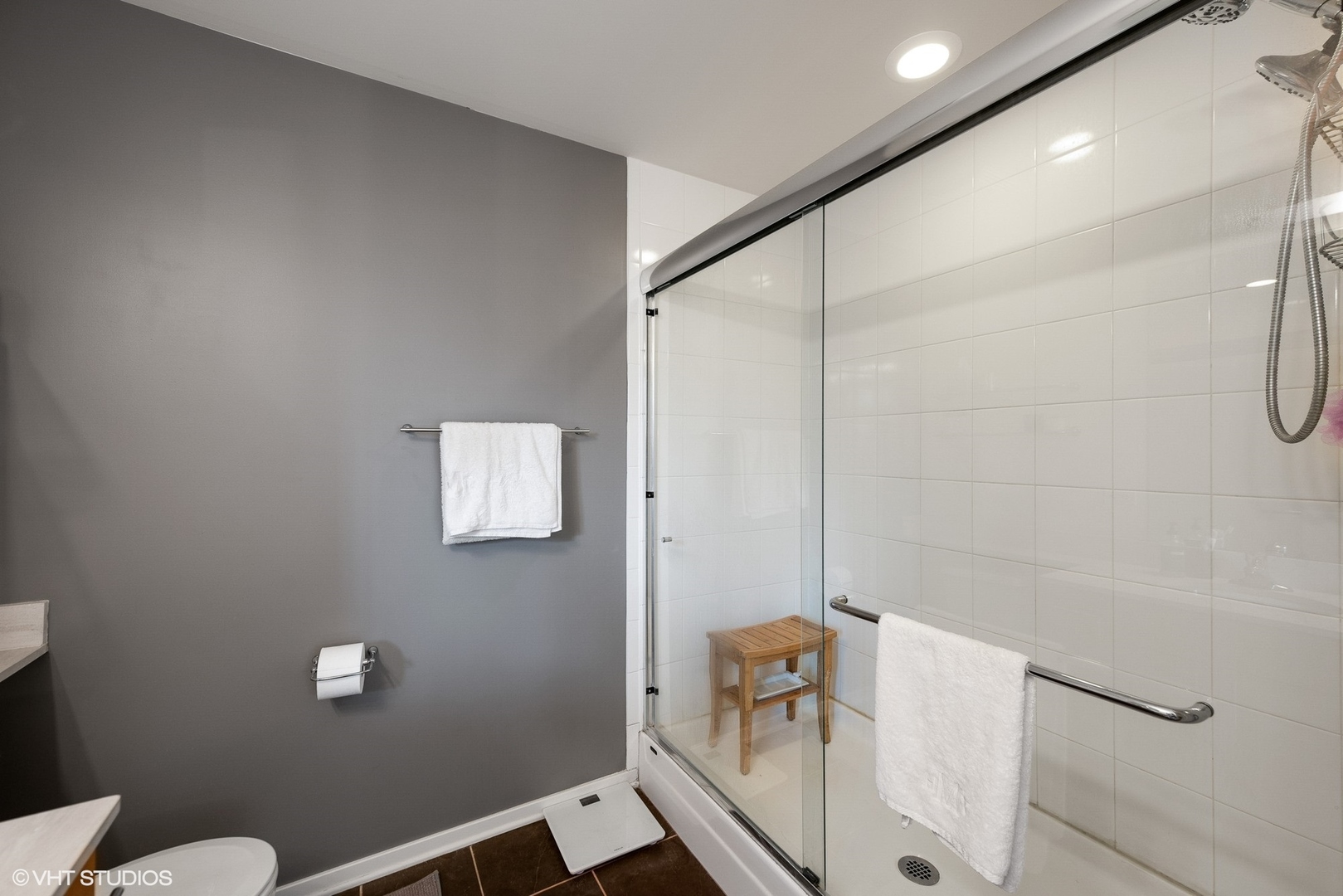 1040 West Adams Street, Unit 428 Chicago, IL 60607 - Photo 21 of 28 a bathroom with a shower and toilet