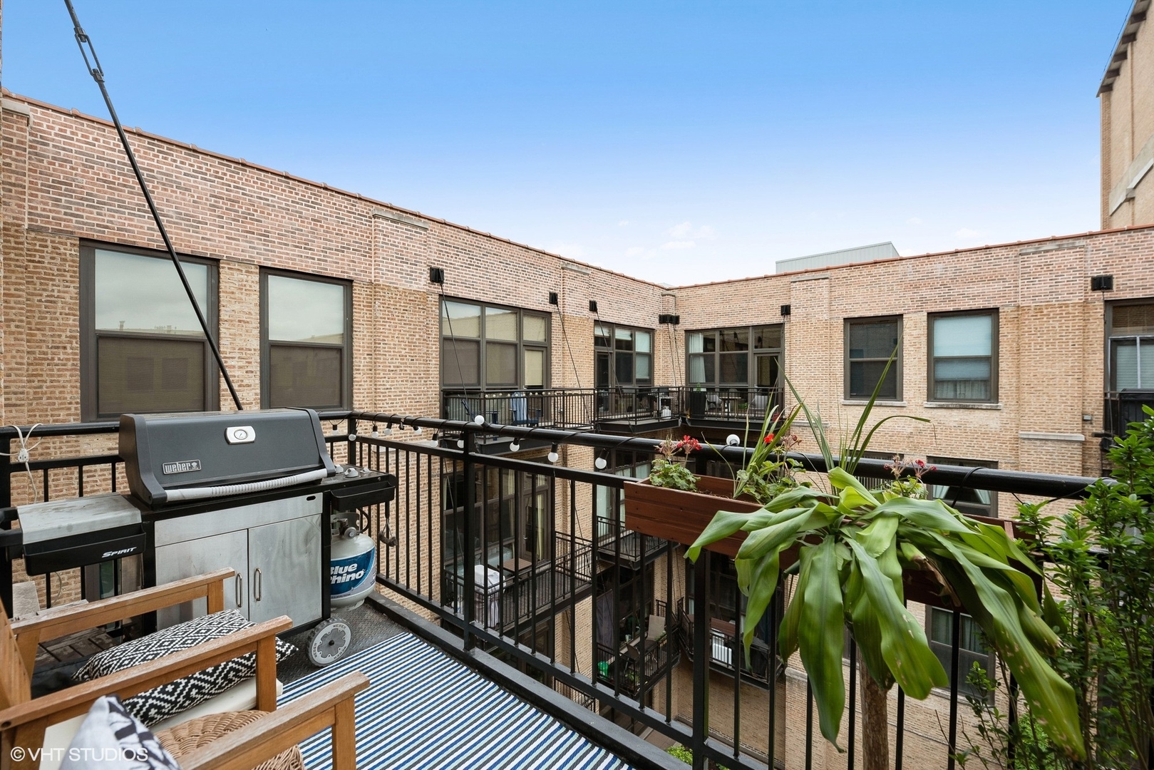 1040 West Adams Street, Unit 428 Chicago, IL 60607 - Photo 26 of 28 a view of entryway and hall