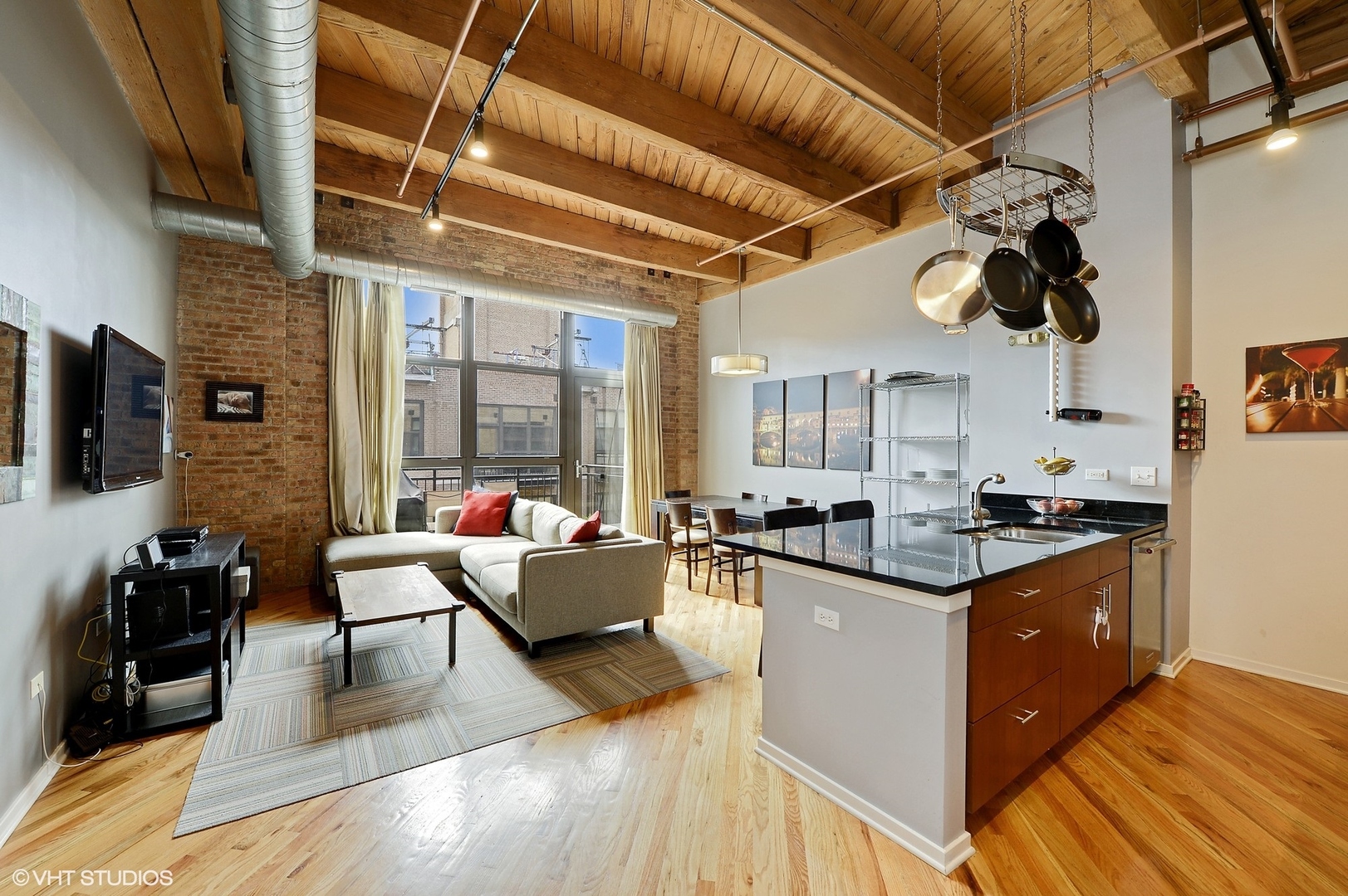 1040 West Adams Street, Unit 428 Chicago, IL 60607 - Photo 8 of 28 a living room with stainless steel appliances granite countertop lots of counter top space