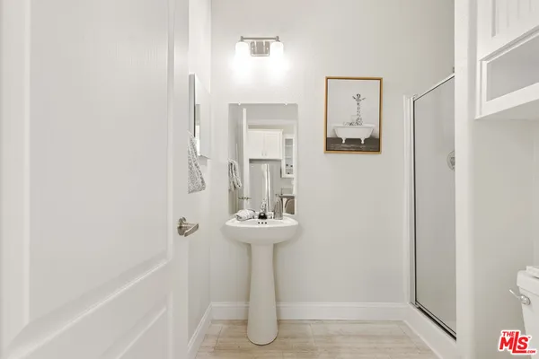$179,950 | 8250 Lankershim Boulevard, Unit 192, North Hollywood, CA 91605