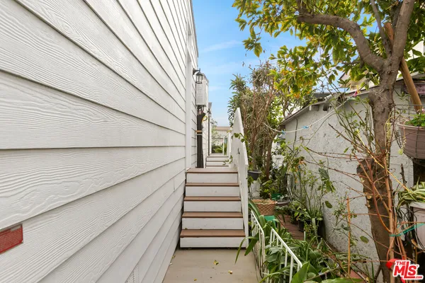 $179,950 | 8250 Lankershim Boulevard, Unit 192, North Hollywood, CA 91605