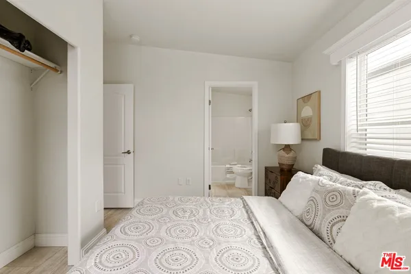 $179,950 | 8250 Lankershim Boulevard, Unit 192, North Hollywood, CA 91605