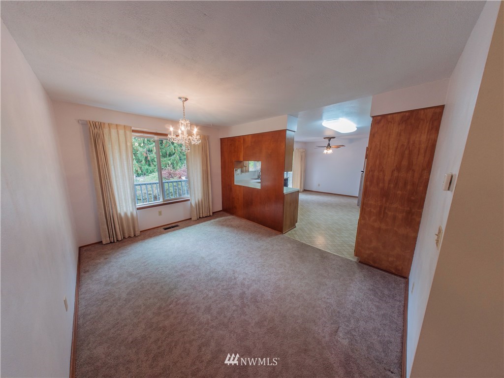 5265 Erlands Point Road Northwest Bremerton, WA 98312 - Photo 11 of 25 Gallery Image 11