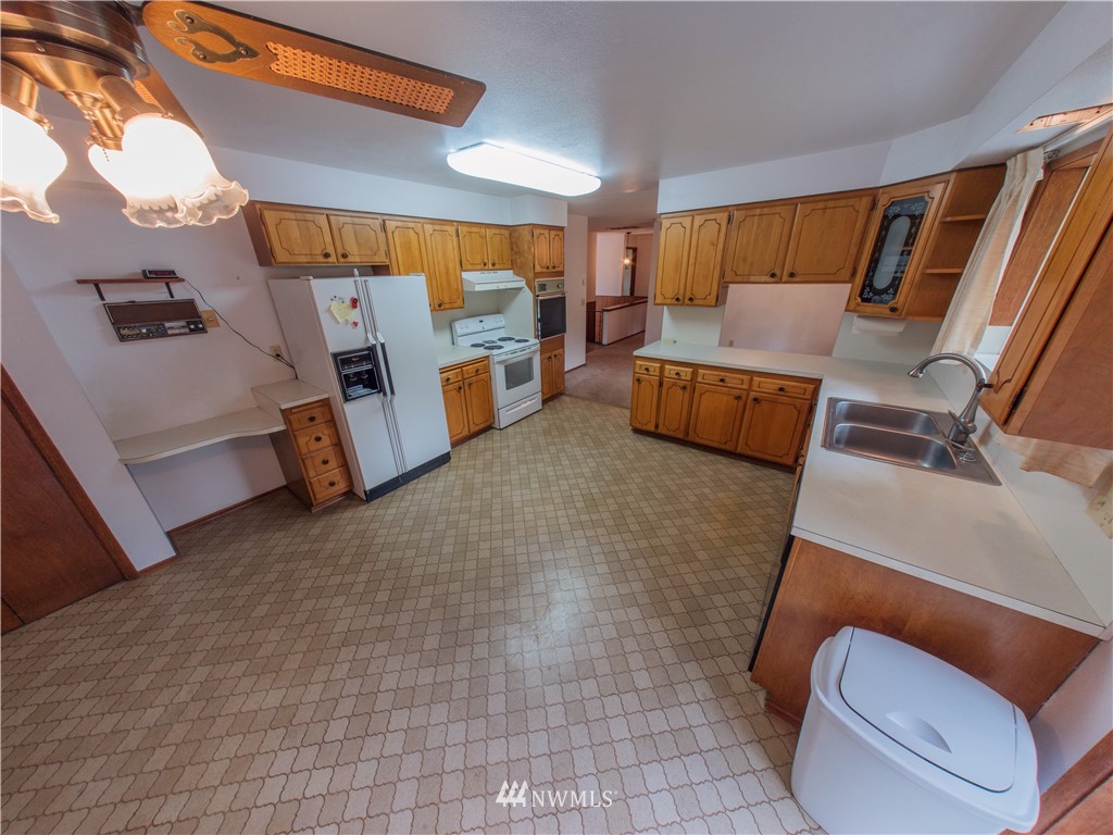5265 Erlands Point Road Northwest Bremerton, WA 98312 - Photo 12 of 25 Gallery Image 12