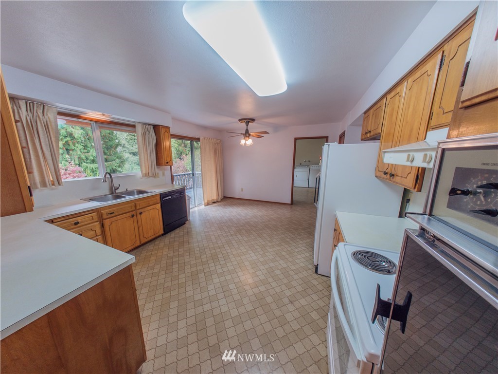 5265 Erlands Point Road Northwest Bremerton, WA 98312 - Photo 13 of 25 Gallery Image 13