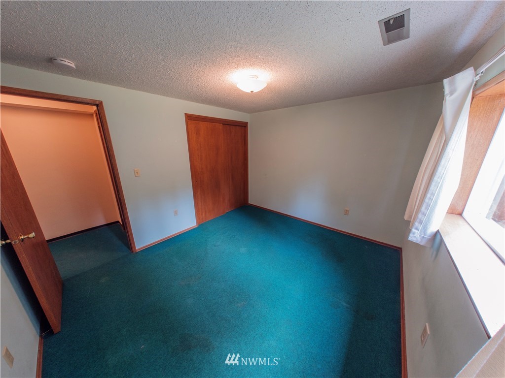 5265 Erlands Point Road Northwest Bremerton, WA 98312 - Photo 18 of 25 Gallery Image 18