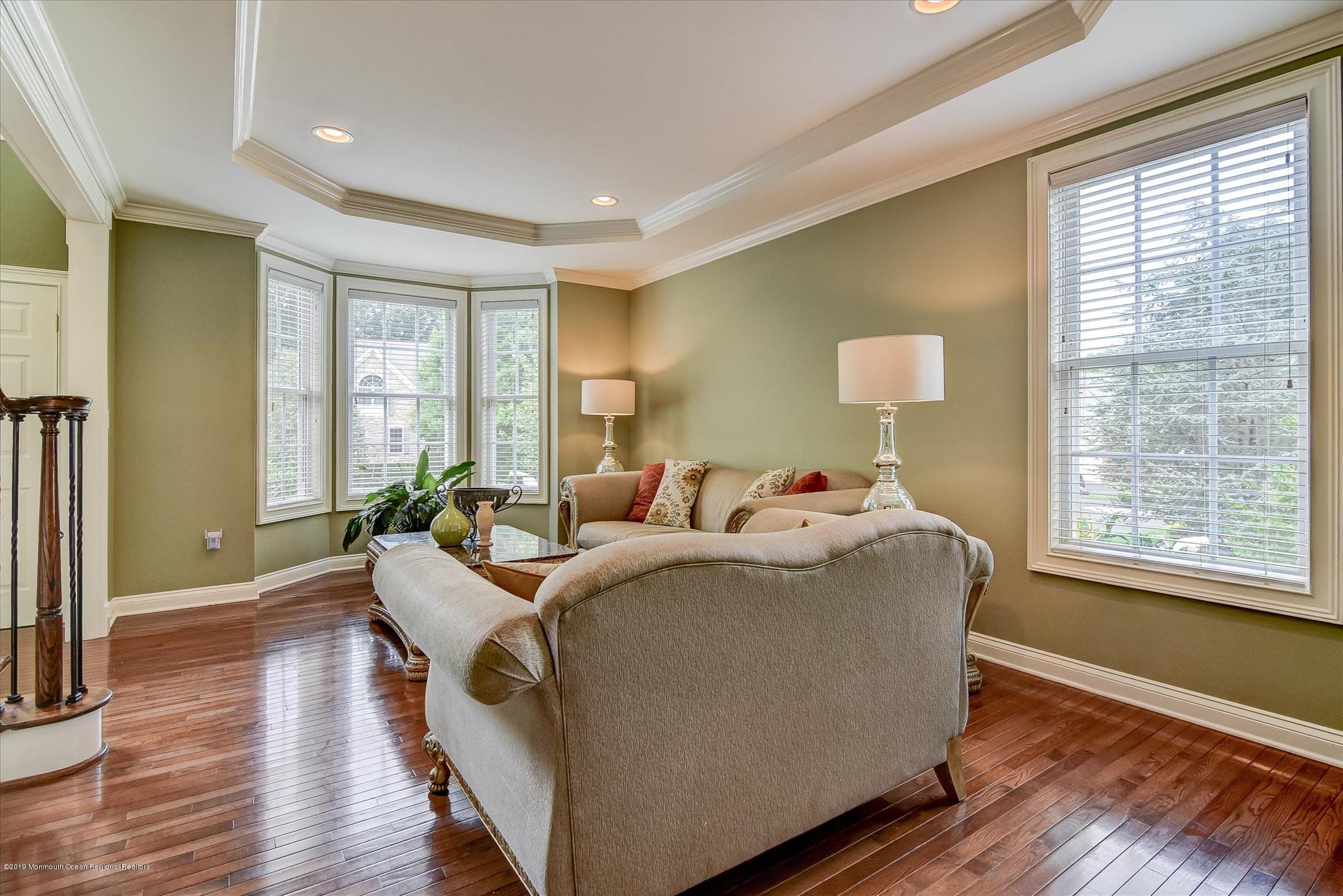 42 Rutledge Road Marlboro, NJ 07746 - Photo 15 of 34 05-Living