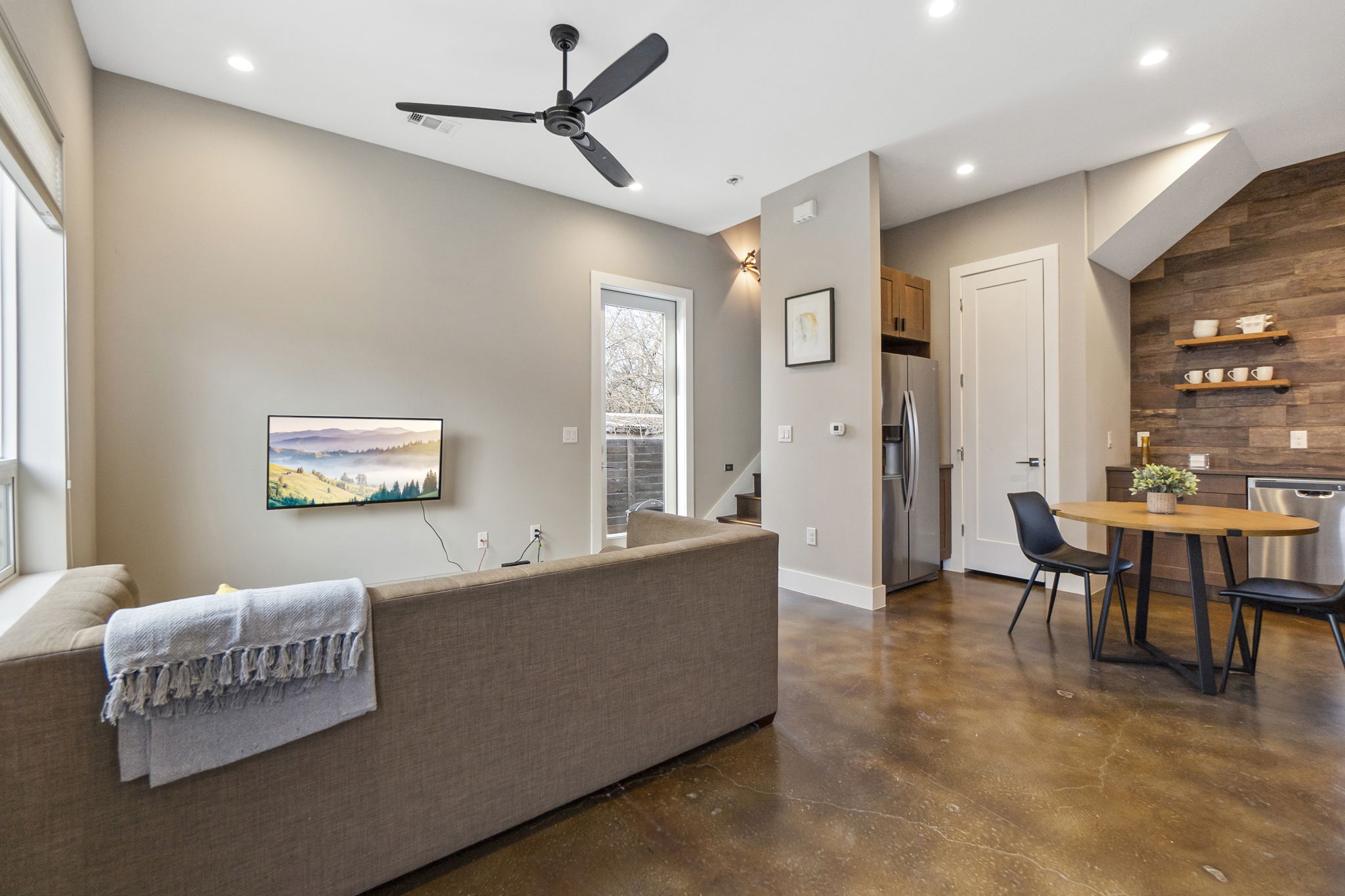 4706 Santa Anna Street, Unit 2 Austin, TX 78721 - Photo 4 of 23