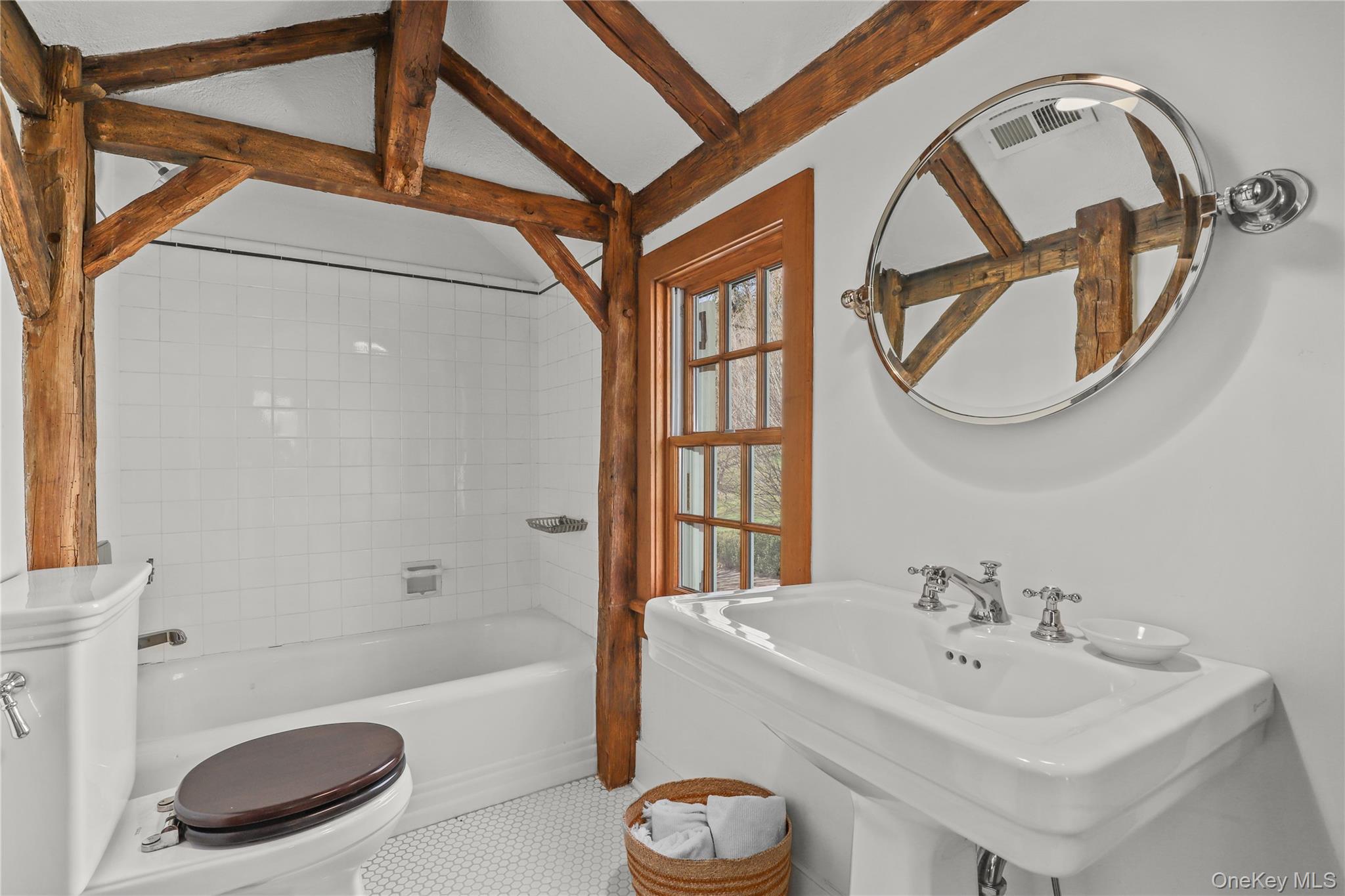 269 Stone Hill Road Pound Ridge, NY 10576 - Photo 19 of 46 Ensuite bath