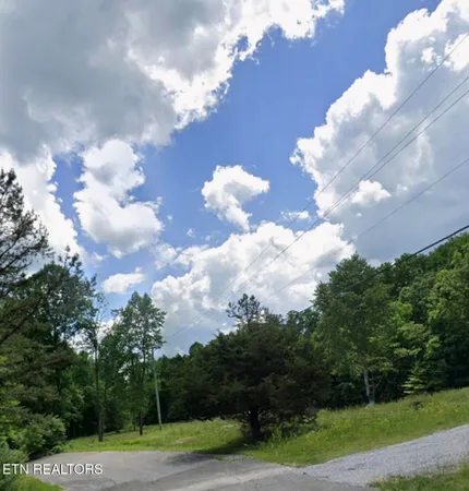 $125,000 | 140 Old Highway 27, Sunbright, TN 37872