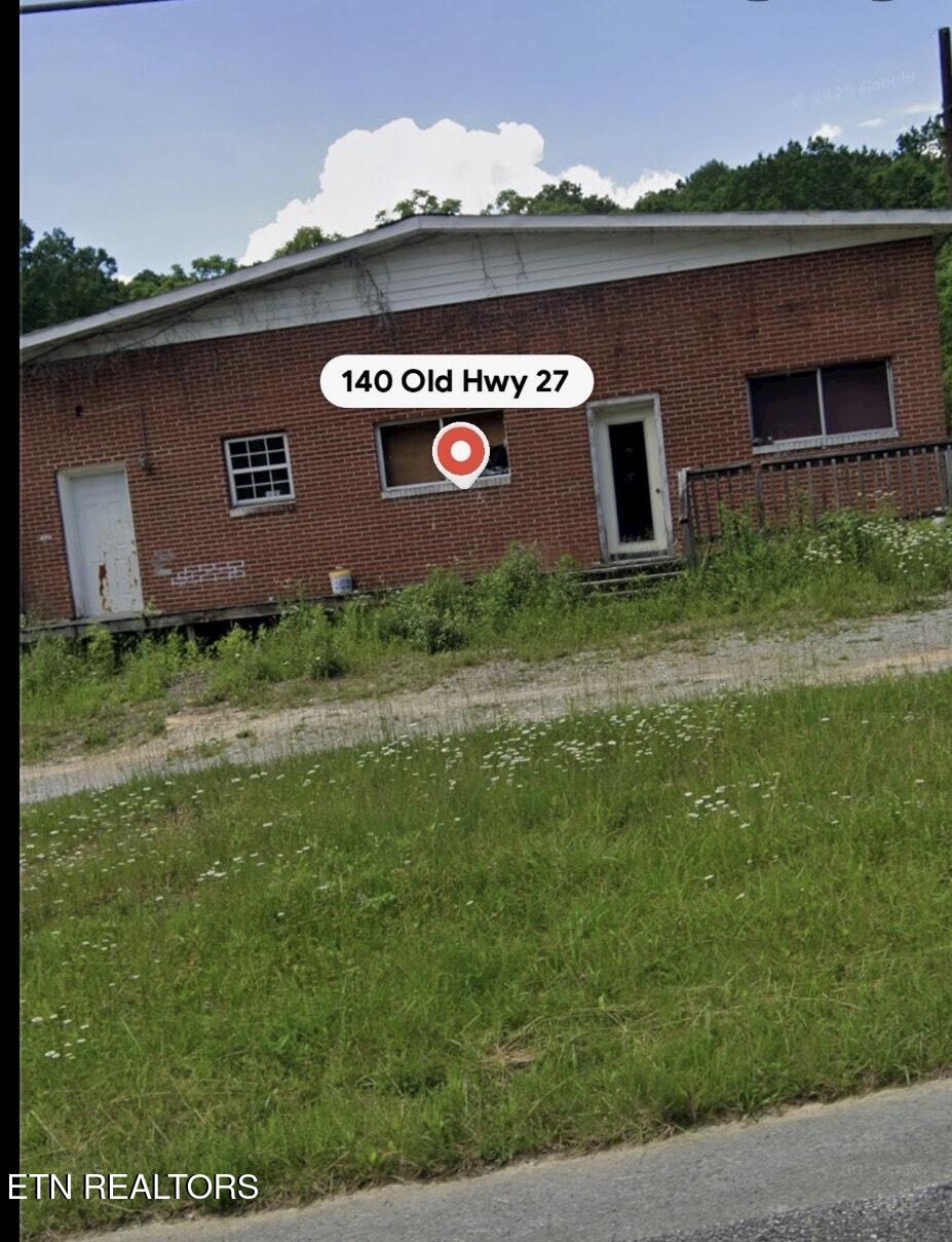 140 Old Highway 27 Sunbright, TN 37872 - Photo 3 of 5 IMG_1621