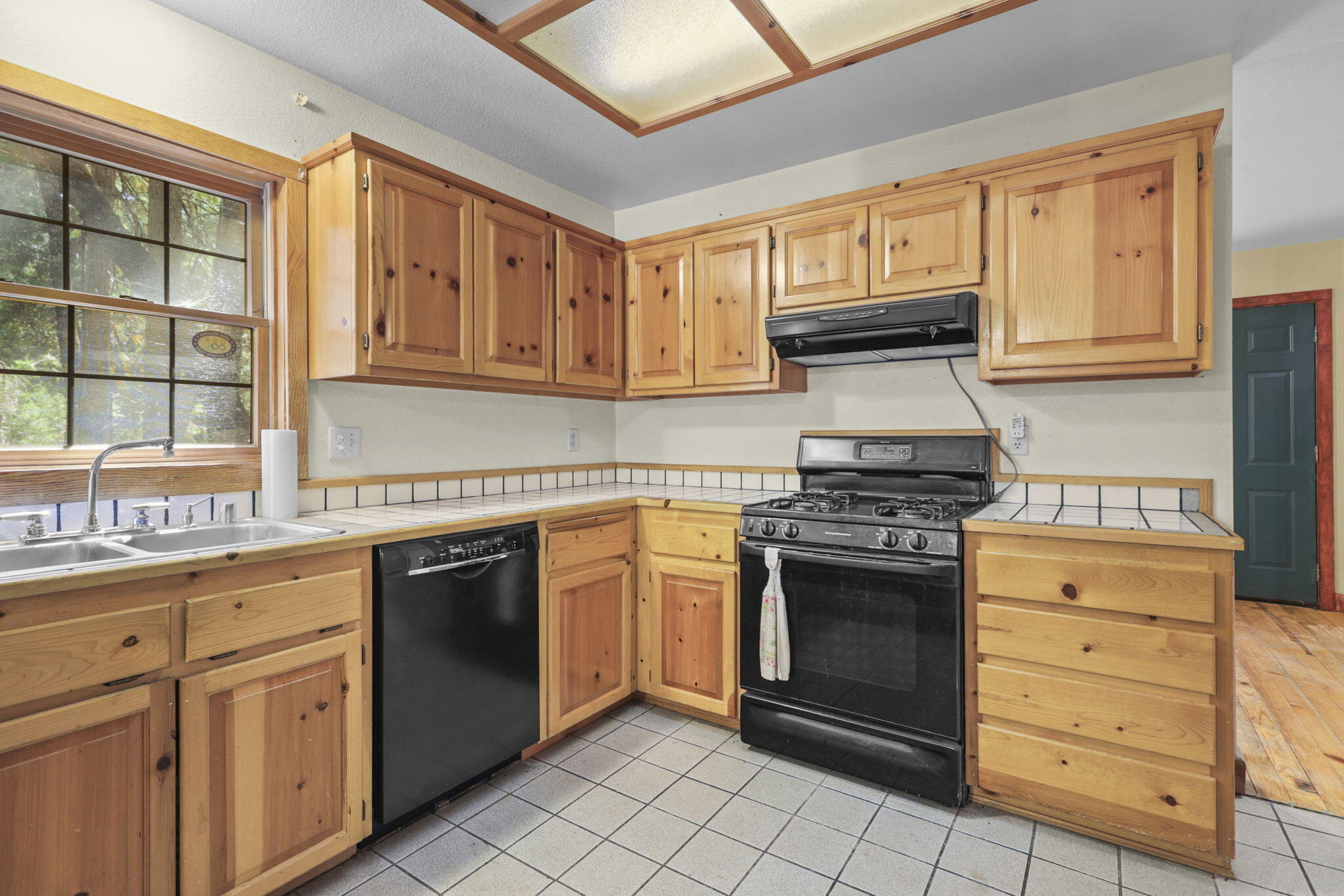 34540 Twin Cedars Road Shingletown, CA 96088 - Photo 15 of 45 Kitchen