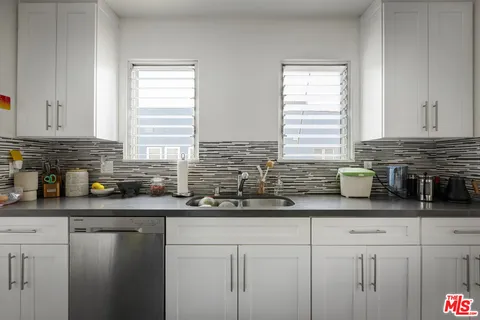 $1,995,000 | 844 South Curson Avenue, Los Angeles, CA 90036