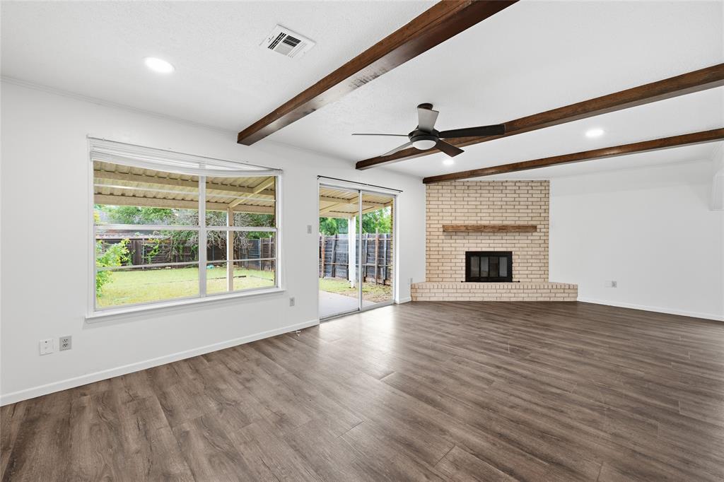 901 Rambler Drive Waco, TX 76710 - Photo 4 of 26 Living