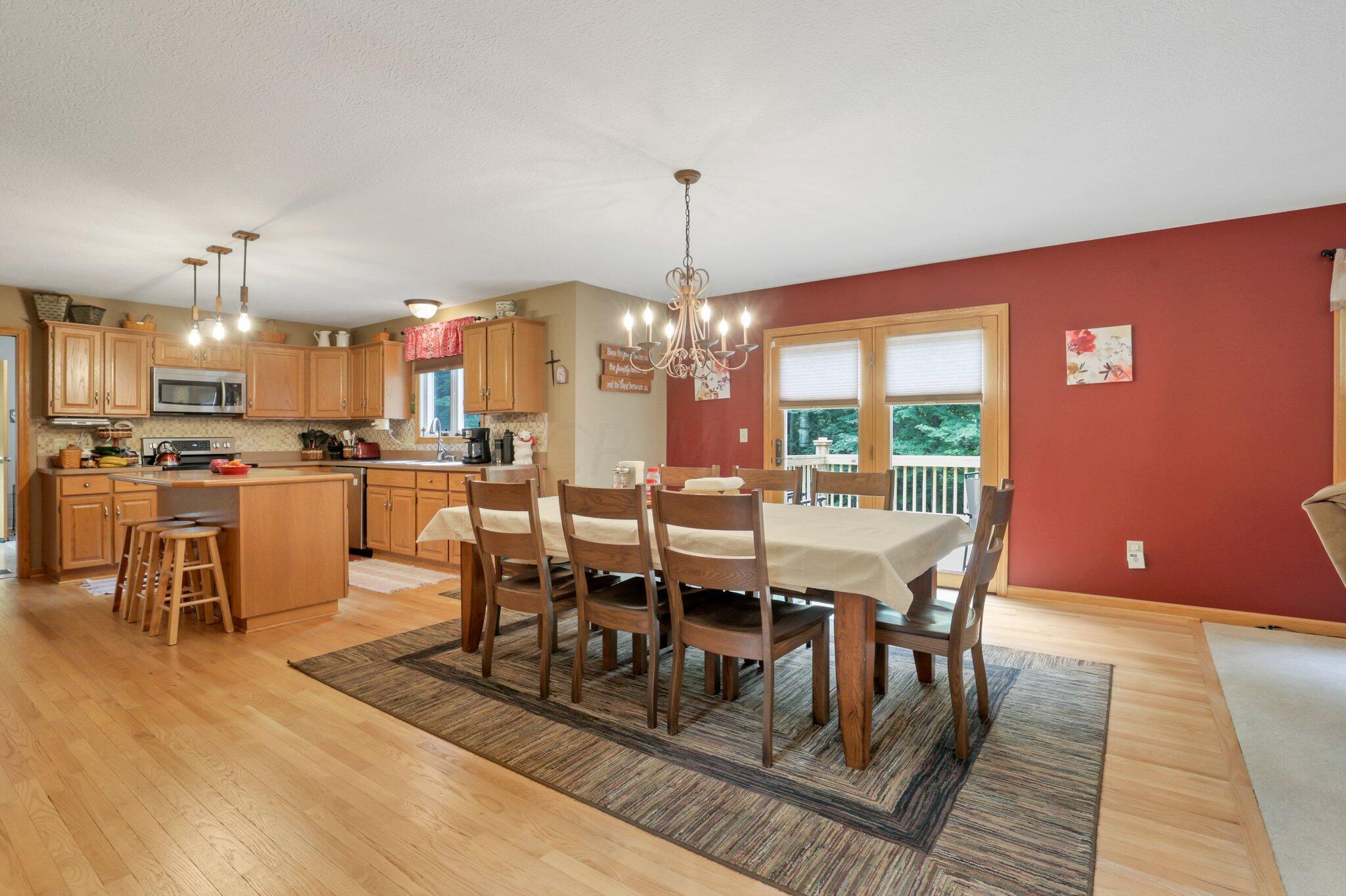 5251 Lithopolis Road Northwest Lancaster, OH 43130 - Photo 19 of 59 large kitchen table