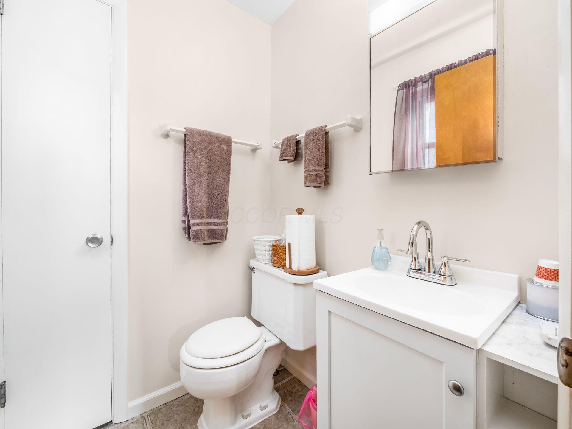 1639 East Cooke Road Columbus, OH 43224 - Photo 14 of 35