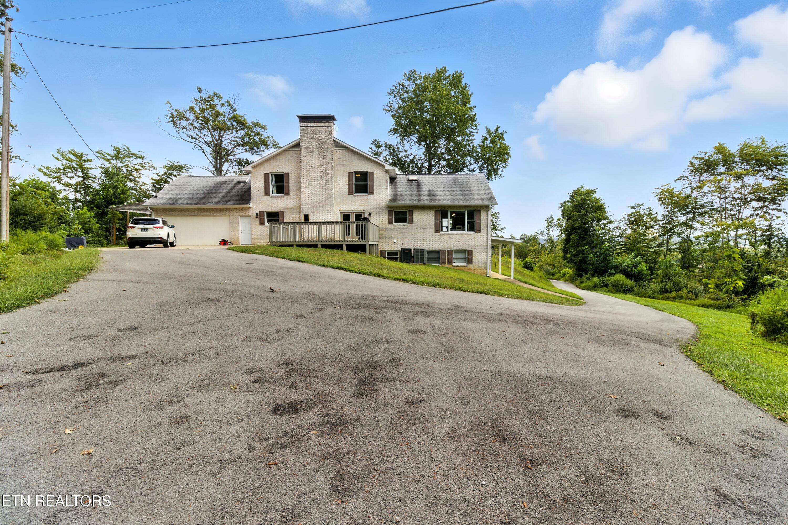 260 Meador Lane Harrogate, TN 37752 - Photo 4 of 48 IMG_9319