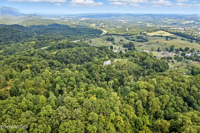 $850,000 | 260 Meador Lane, Harrogate, TN 37752