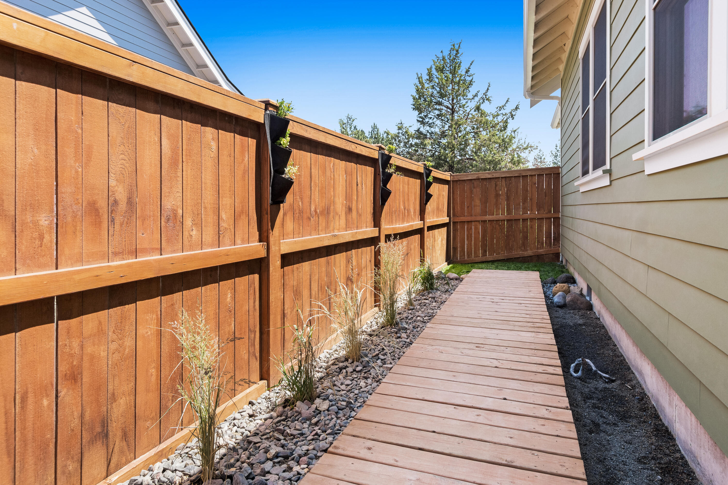 359 North Rope Place Sisters, OR 97759 - Photo 24 of 27 DSC02142