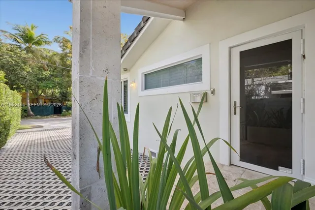 $11,500 | 2910 Calusa Street, Miami, FL 33133