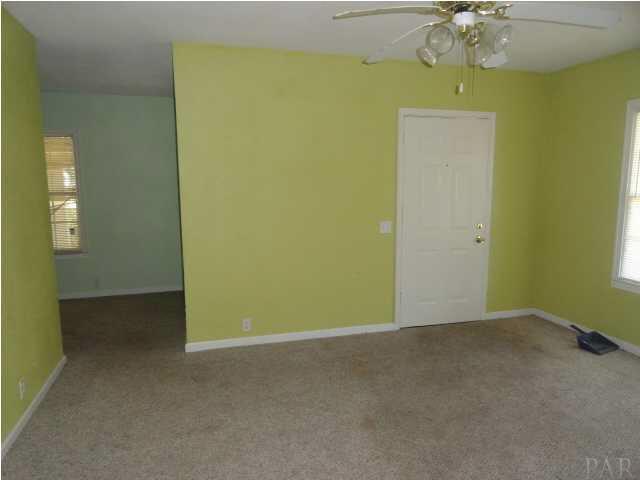 317 Bryant Road Pensacola, FL 32507 - Photo 4 of 16 Living Room From Hallway