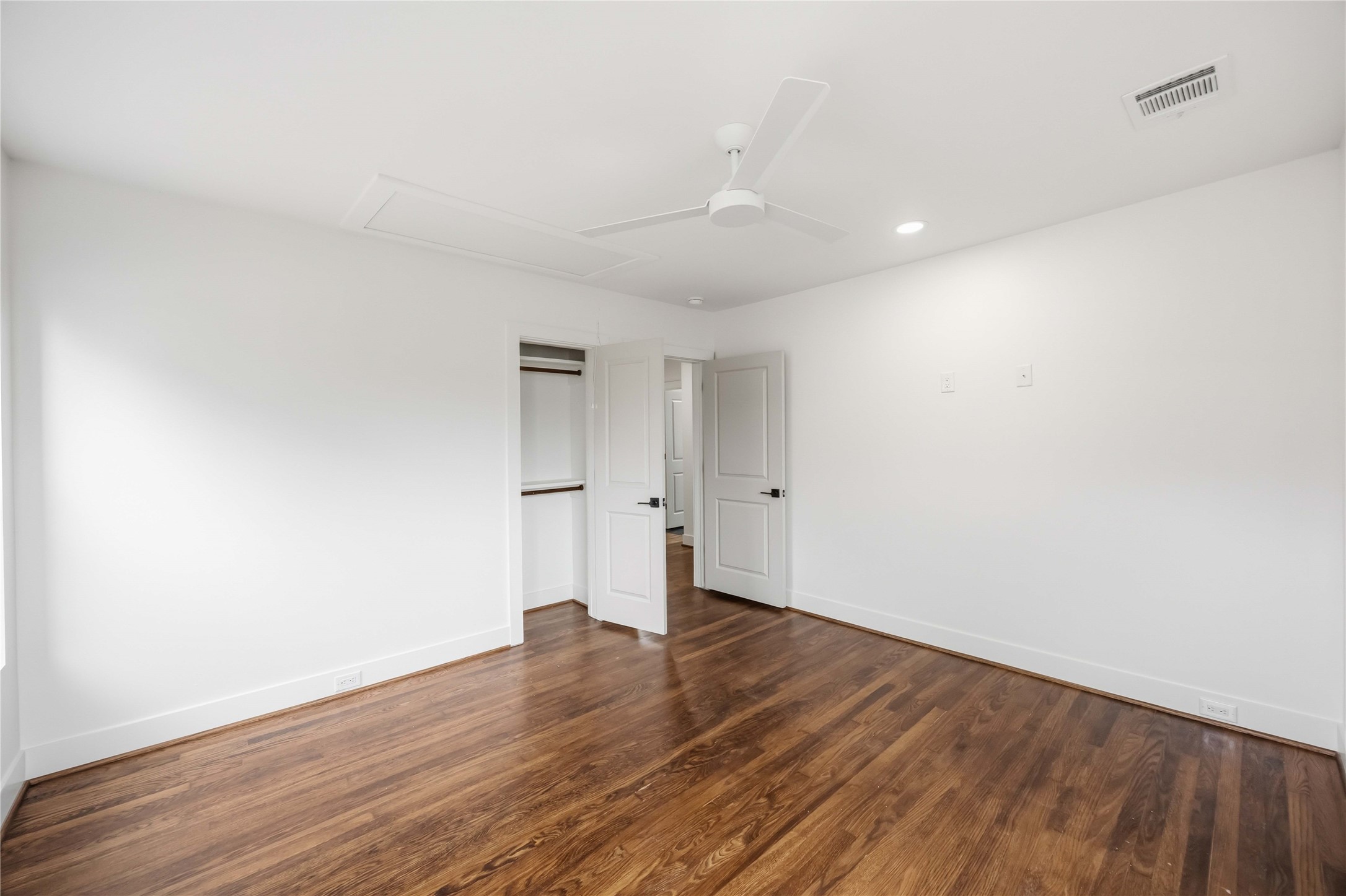 3214 Prospect Street Houston, TX 77004 - Photo 26 of 35 Garage Apartment - Bedroom 1
