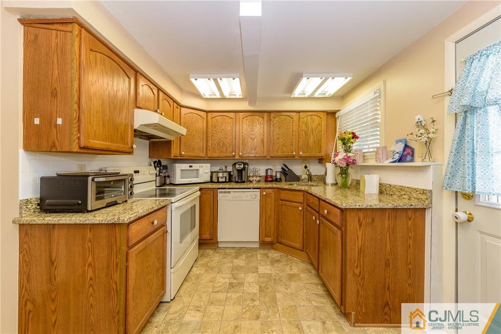 2255 Old Farm Road Scotch Plains, NJ 07076 - Photo 11 of 25 Gallery Image 11