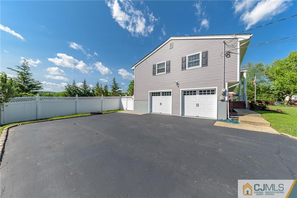 2255 Old Farm Road Scotch Plains, NJ 07076 - Photo 3 of 25 Gallery Image 3