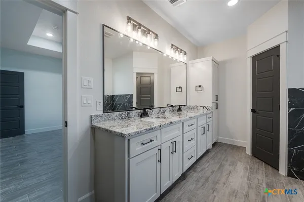 $579,999 | 11067 Eagle Walk Boulevard, Salado, TX 76571