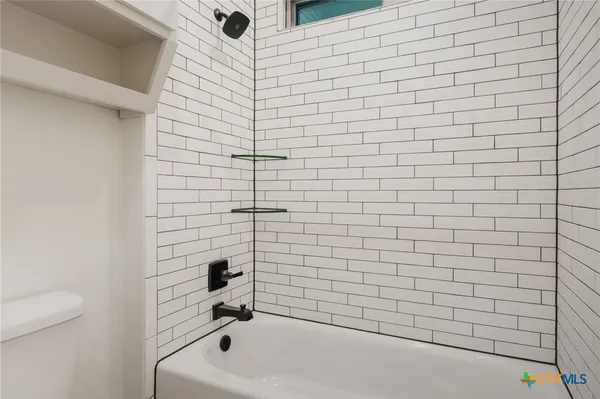 $579,999 | 11067 Eagle Walk Boulevard, Salado, TX 76571