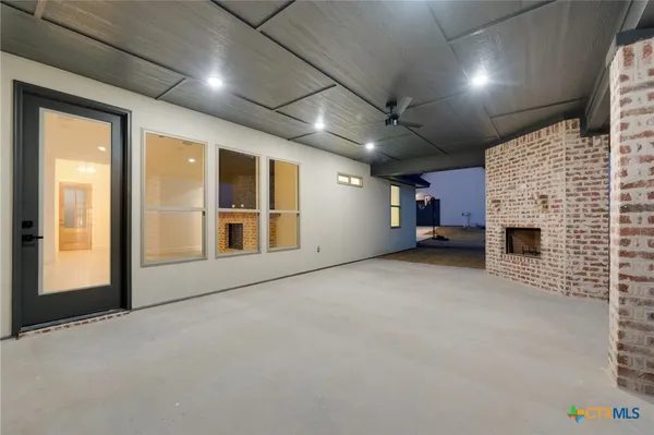 $579,999 | 11067 Eagle Walk Boulevard, Salado, TX 76571