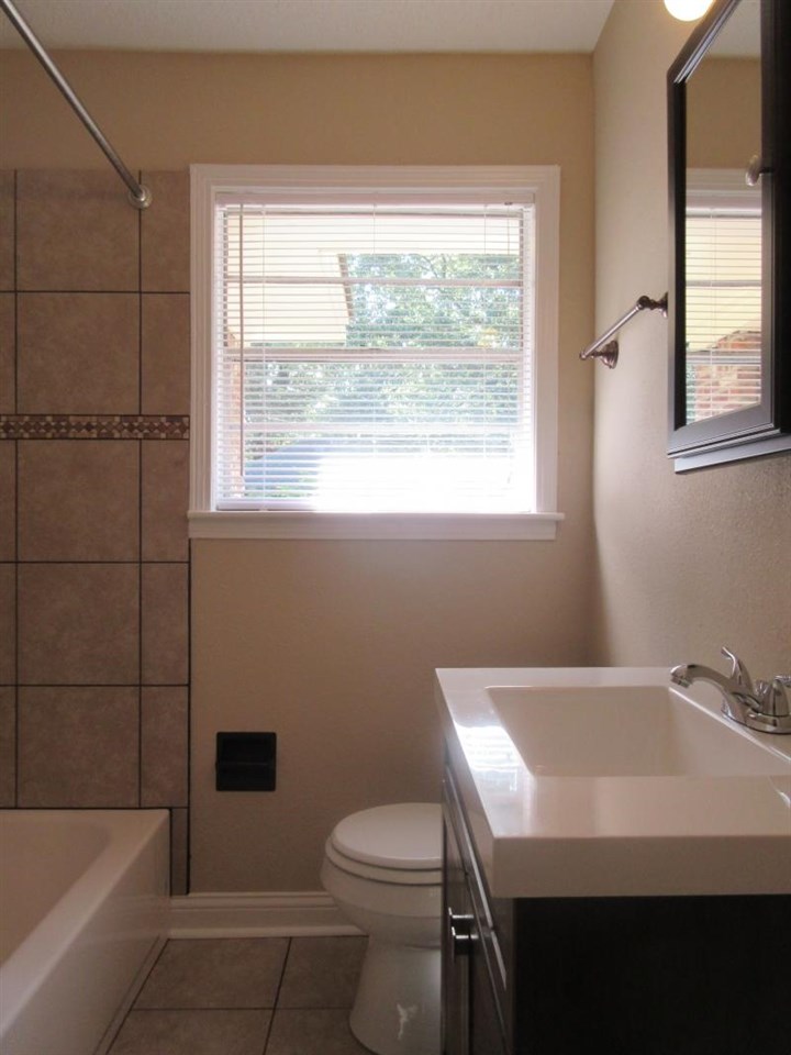 2976 Danville Road Memphis, TN 38118 - Photo 4 of 7