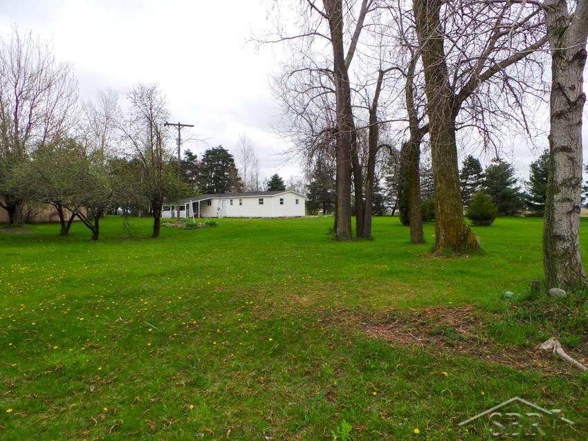 8435 North State Road Chesaning, MI 48616 - Photo 6 of 20 31289229-5.JPG