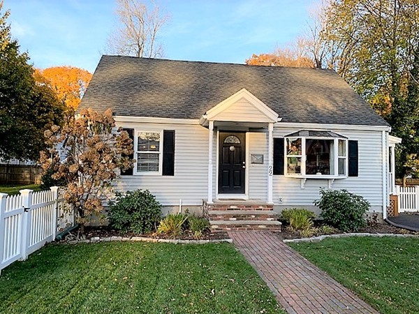 22 Parramatta Road Beverly, MA 01915 - Photo 2 of 24 Gallery Image 2