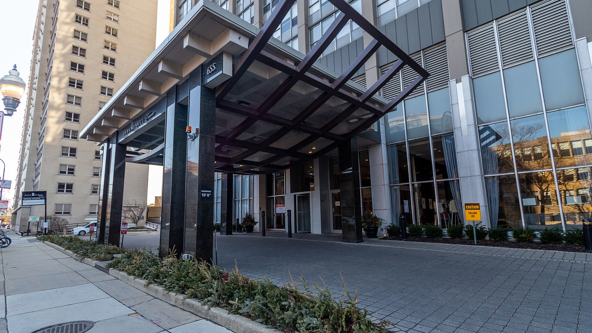 655 West Irving Park Road, Unit 903 Chicago, IL 60613 - Photo 2 of 25 Gallery Image 2