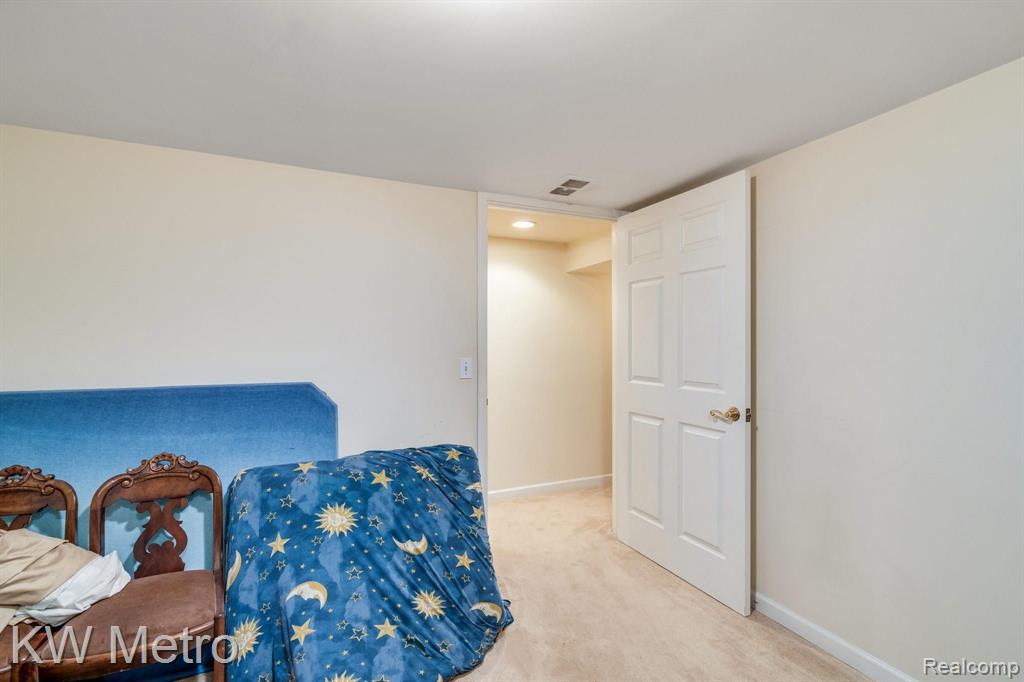 323 Shellbourne Drive Rochester, MI 48309 - Photo 54 of 62