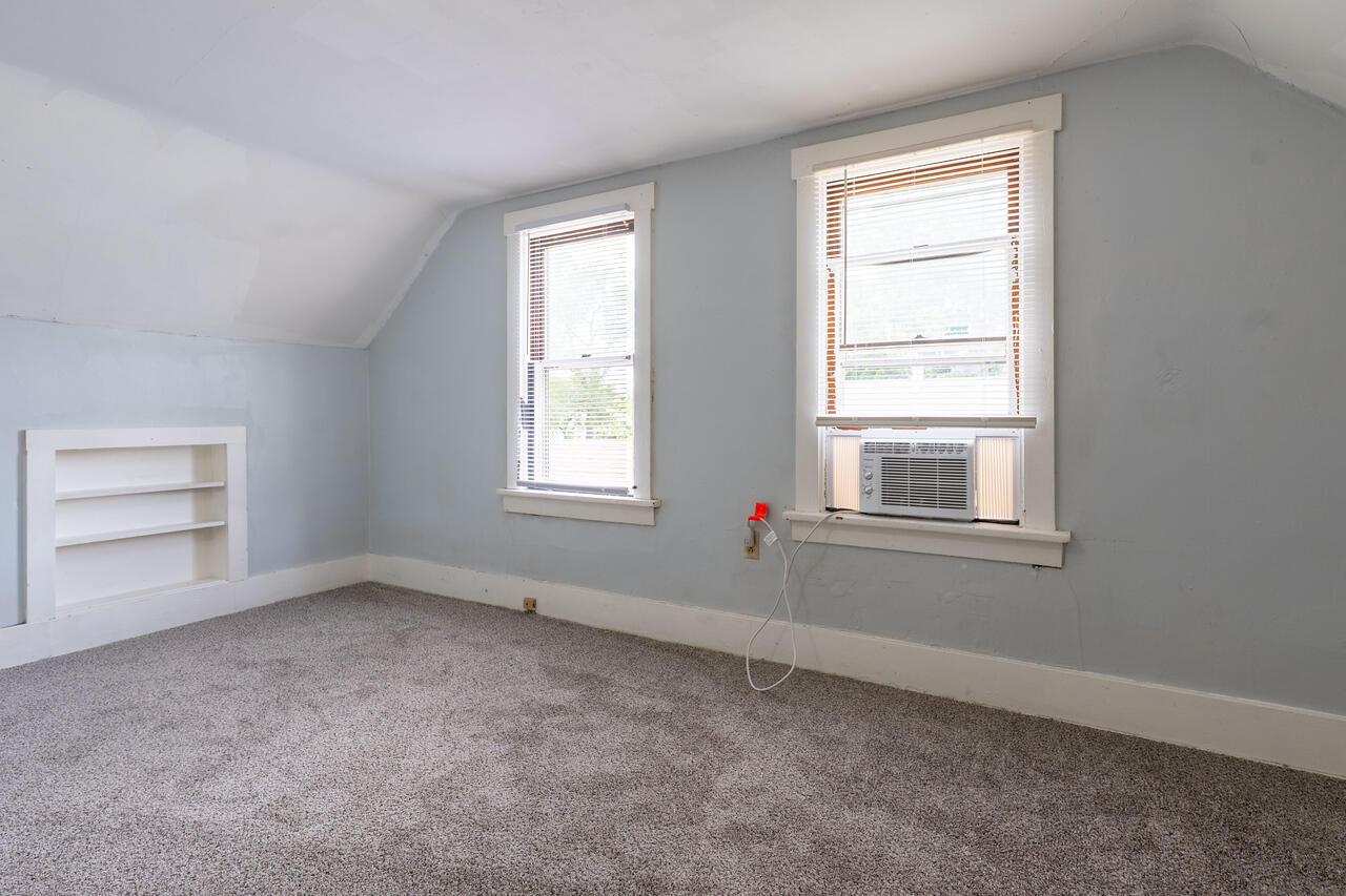 1702 Wisconsin Avenue, Unit 1704 Beloit, WI 53511 - Photo 17 of 23 Upper