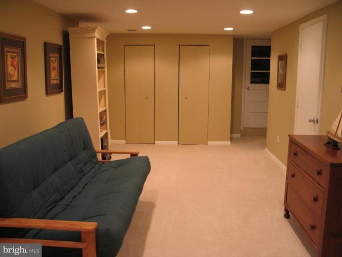 6215 Frederick Road Catonsville, MD 21228 - Photo 5 of 23 Family Room