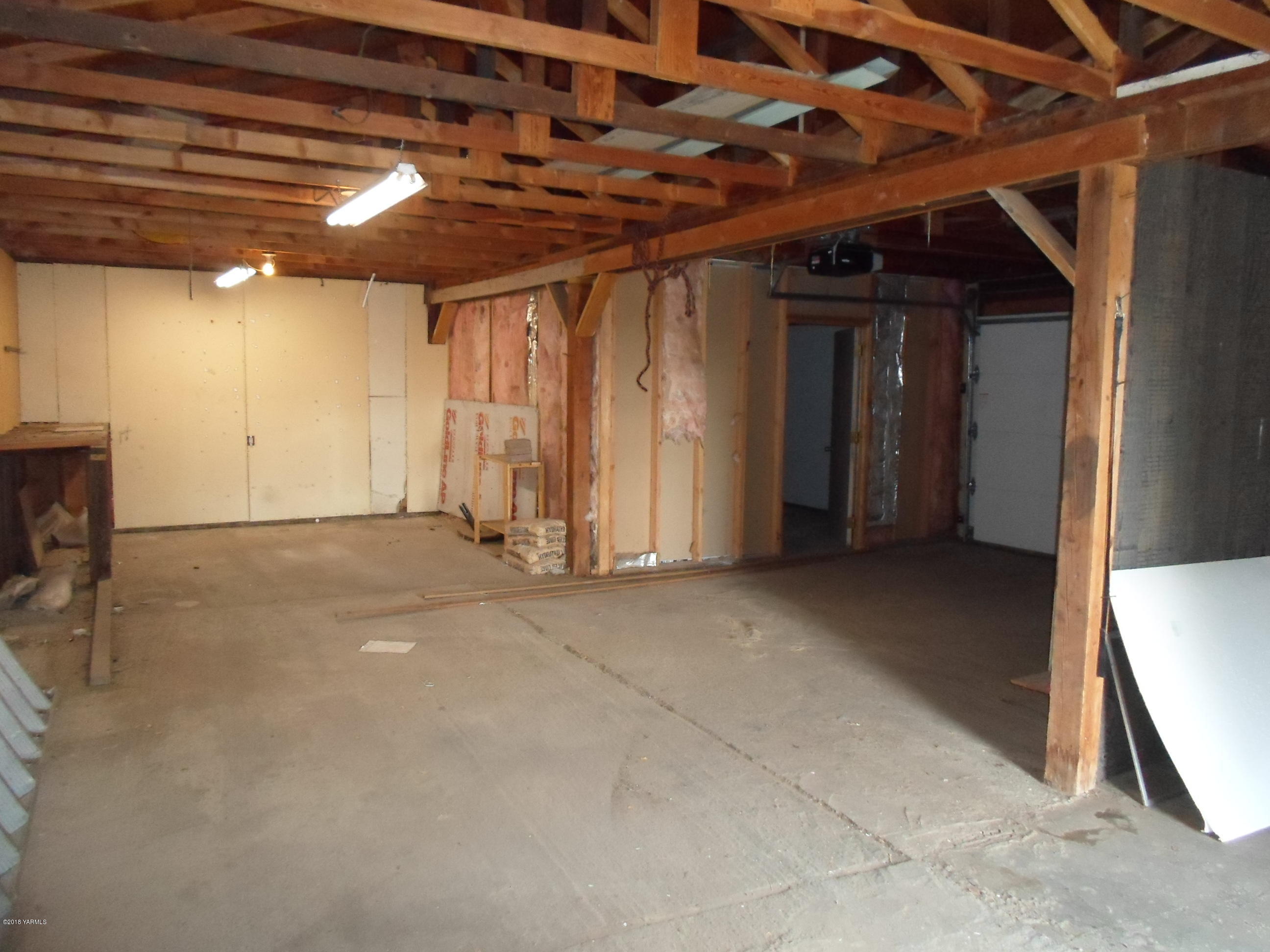 10602 Occidental Road Yakima, WA 98903 - Photo 22 of 35 a view of empty room