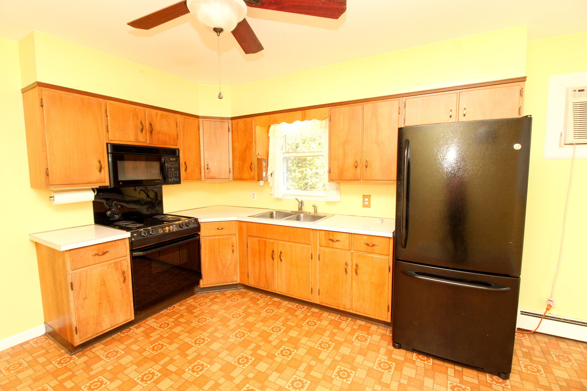 232 Newburgh Road Hermon, ME 04401 - Photo 5 of 36 IMG_0112